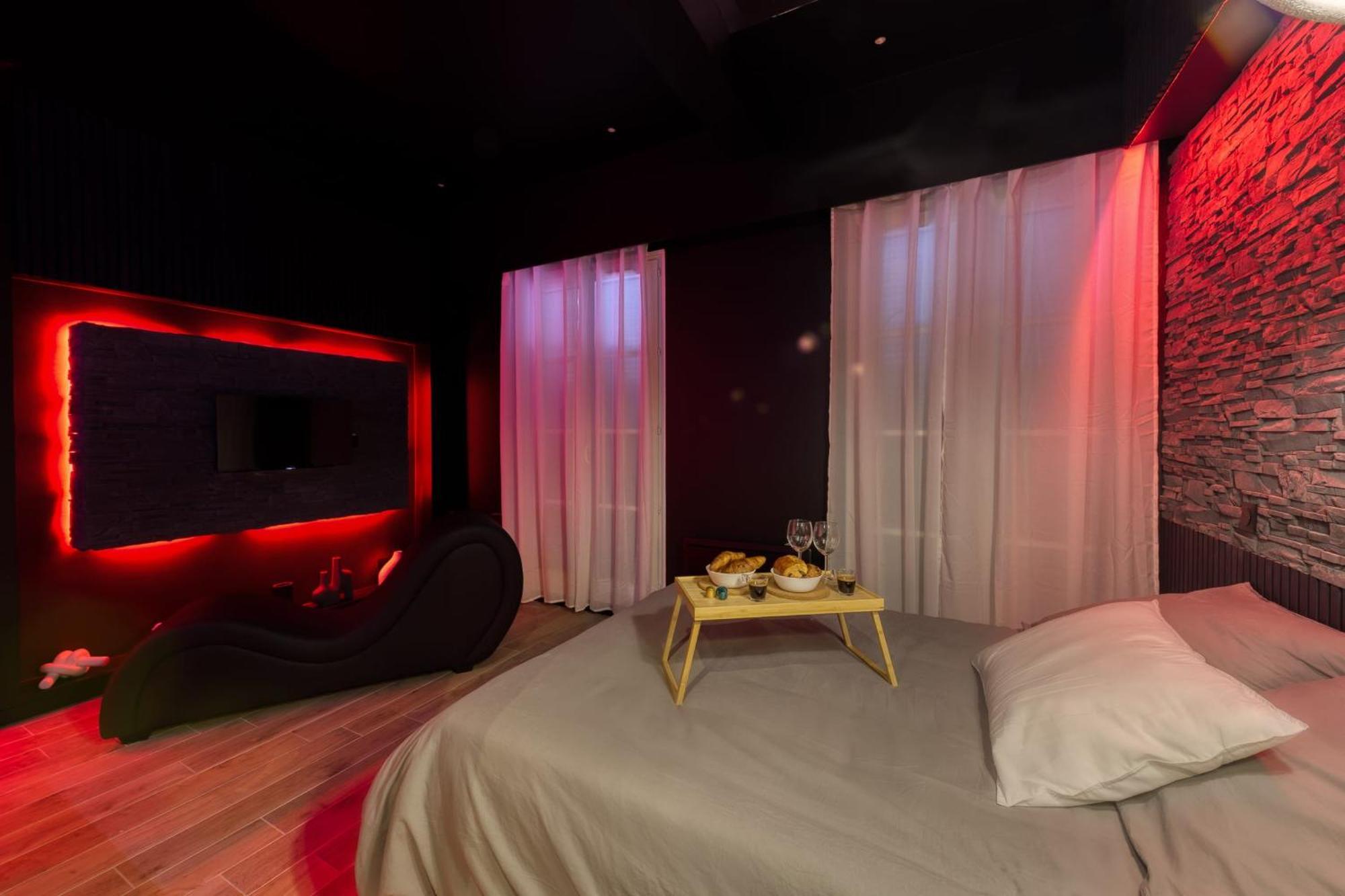 Suite Deluxe - Jacuzzi Melun Kültér fotó