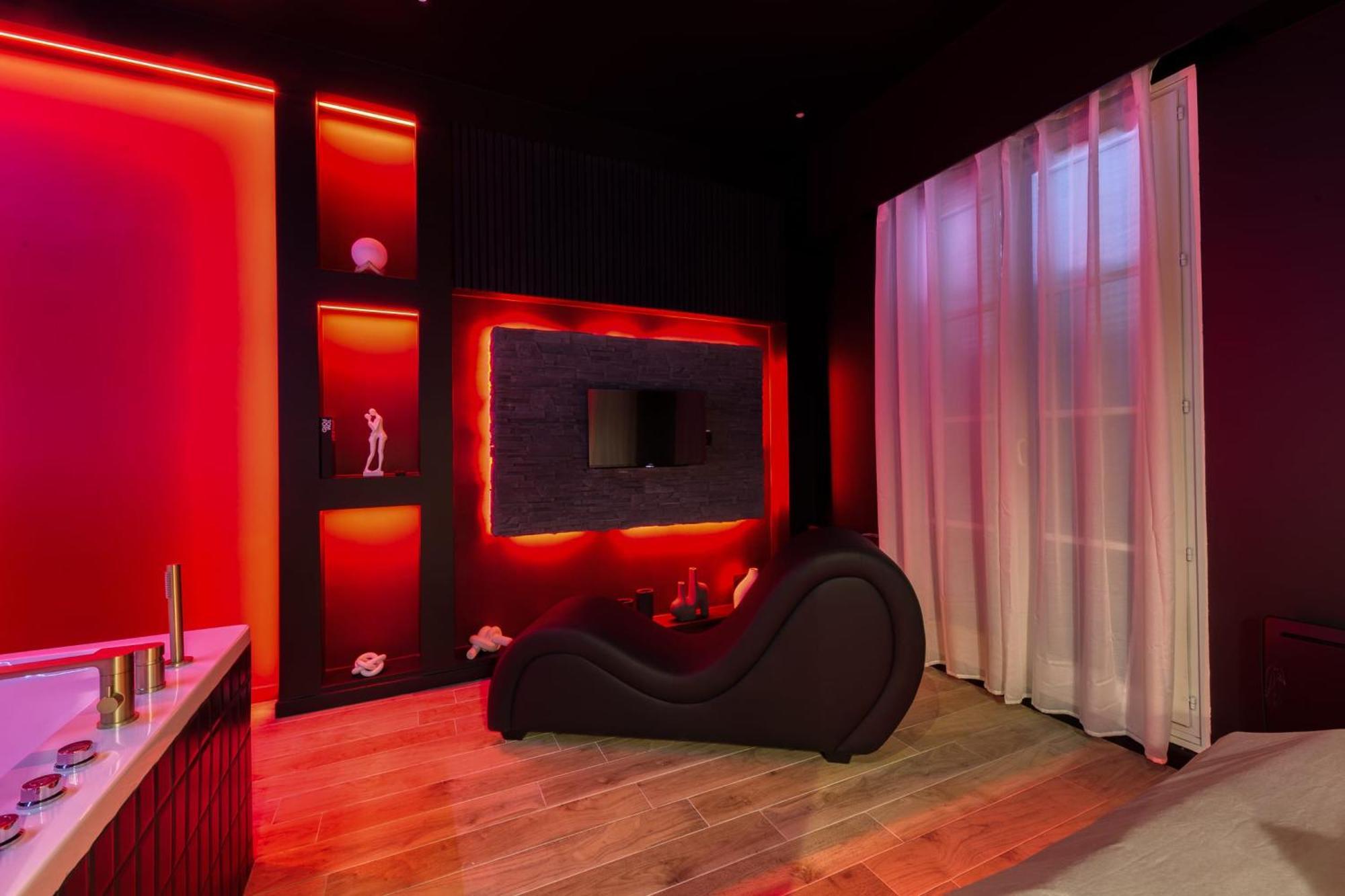 Suite Deluxe - Jacuzzi Melun Kültér fotó