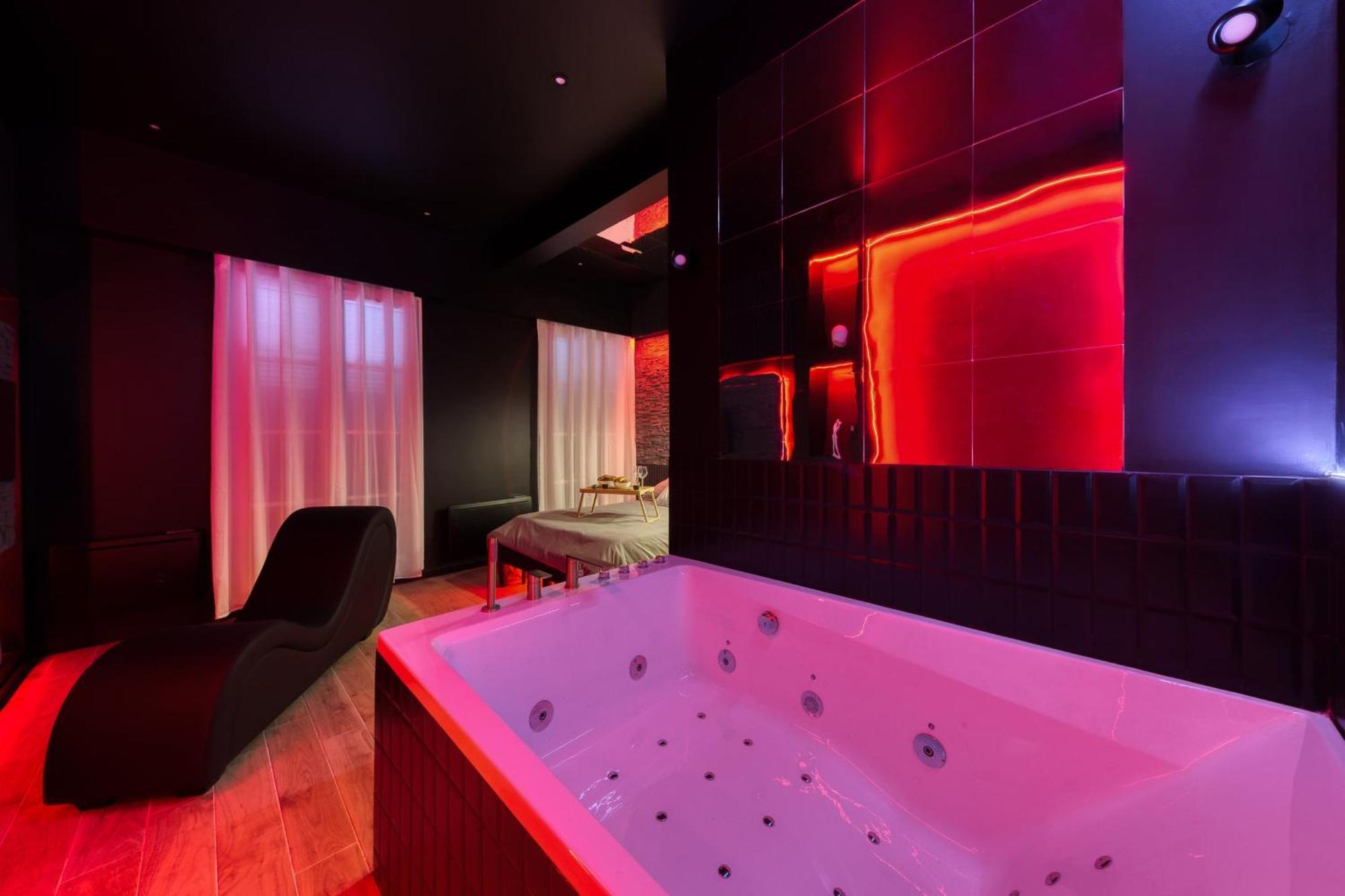 Suite Deluxe - Jacuzzi Melun Kültér fotó
