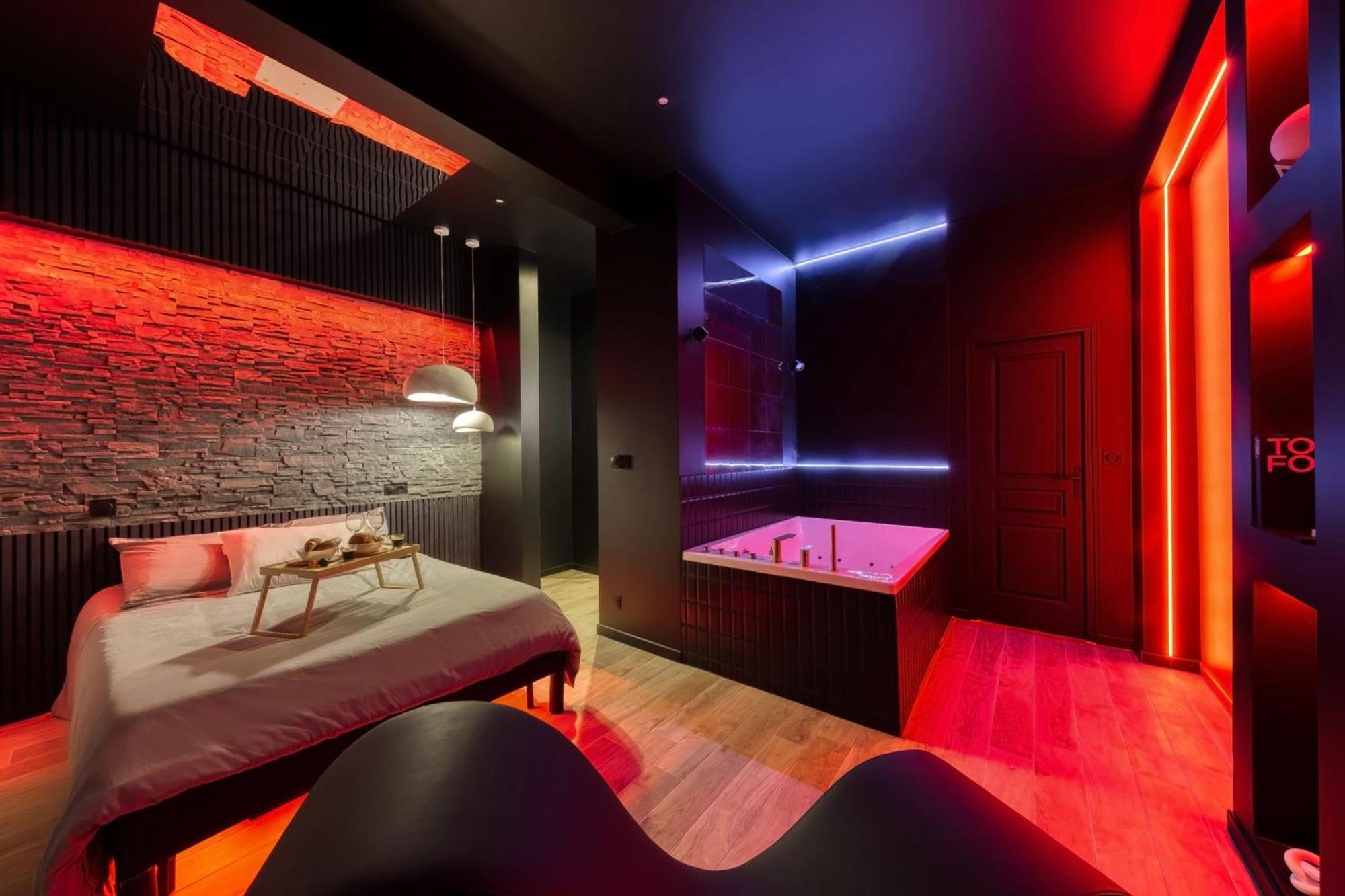 Suite Deluxe - Jacuzzi Melun Kültér fotó