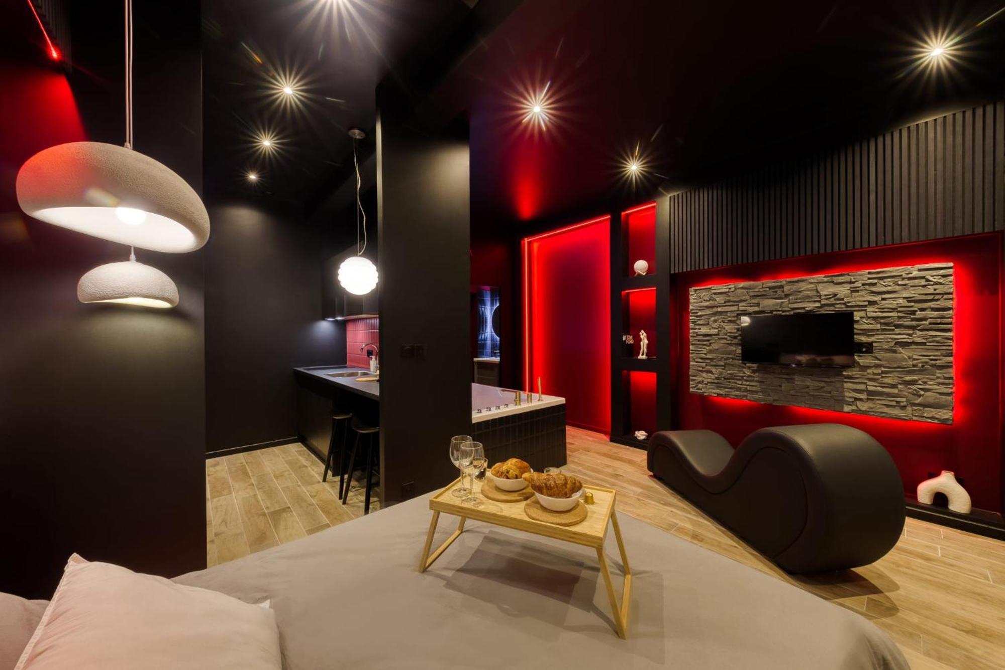 Suite Deluxe - Jacuzzi Melun Kültér fotó