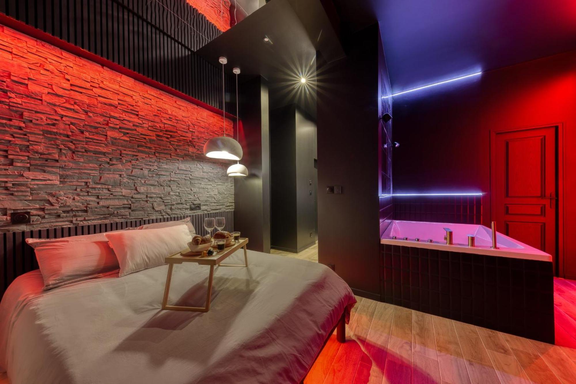 Suite Deluxe - Jacuzzi Melun Kültér fotó